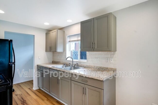 Building Photo - 1130 14th St NE