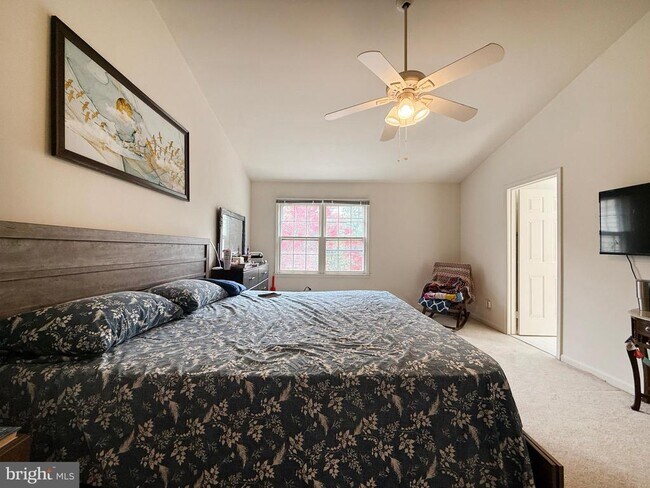 Building Photo - 7136 Swansong Wy