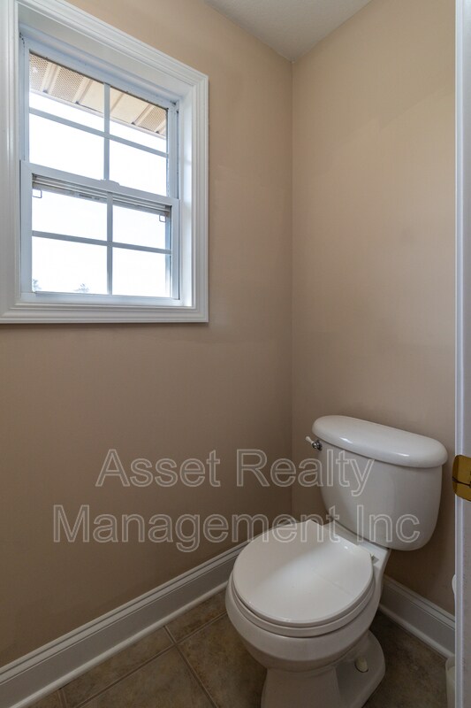 Building Photo - 8334 Bay Gardens Ln