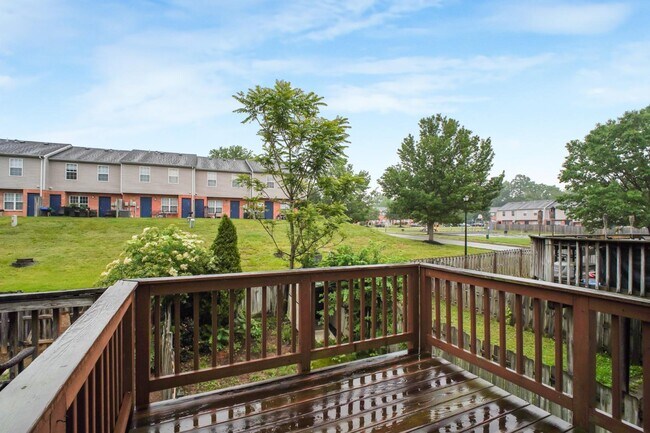 Building Photo - 405 Donelson Loop