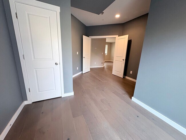 Building Photo - Vibrant 3 Bedroom in Coveted Snoqualmie Ridge!