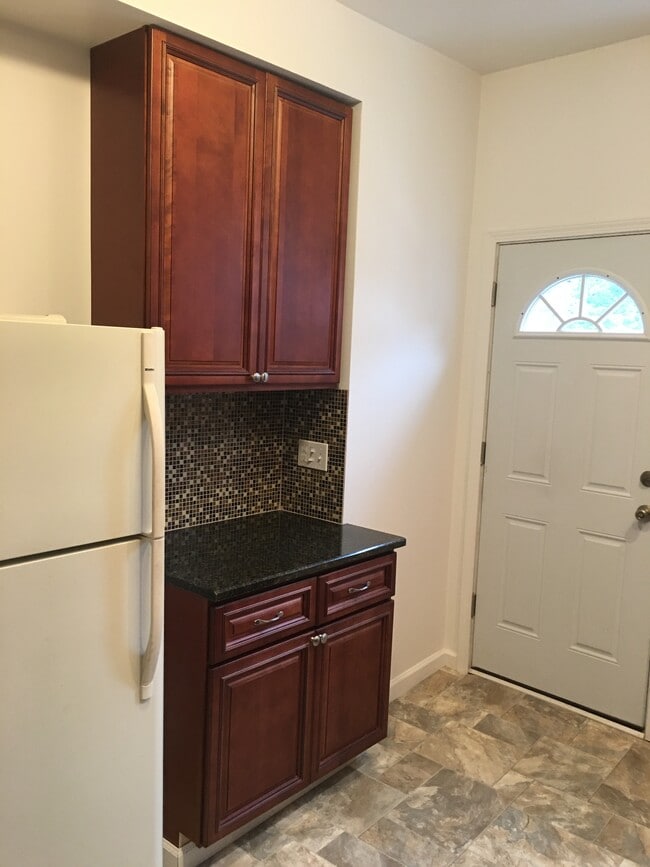 Building Photo - 3306 Iowa St