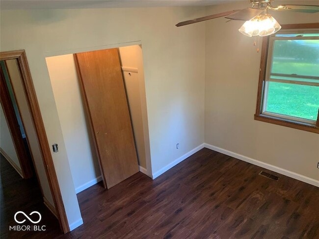 Building Photo - 555 Birch St