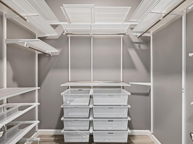 Building Photo - 54 Rainey St