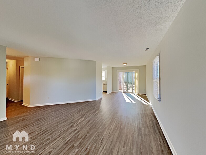 Building Photo - 5 Thensia Ct