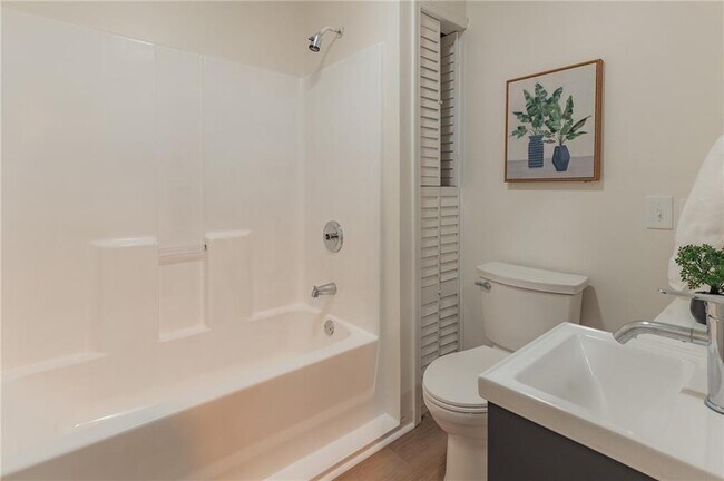 Building Photo - 2708 Spencers Trace NE