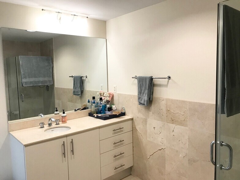 Building Photo - 96 South St