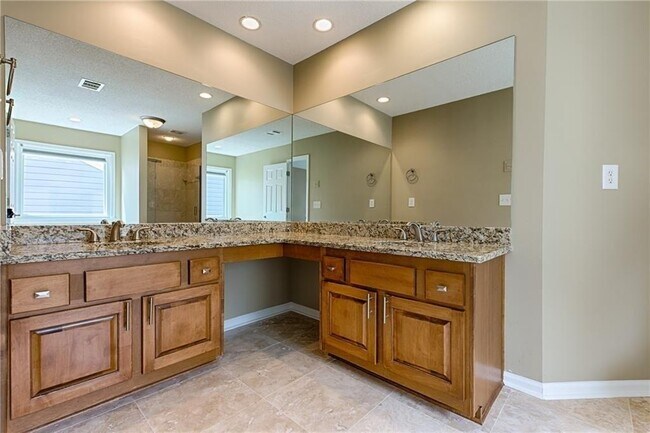Building Photo - 13646 Weycroft Cir