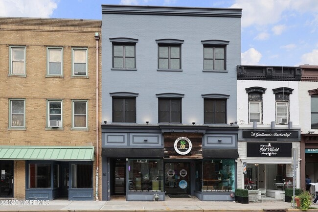 Building Photo - 14 W Front St