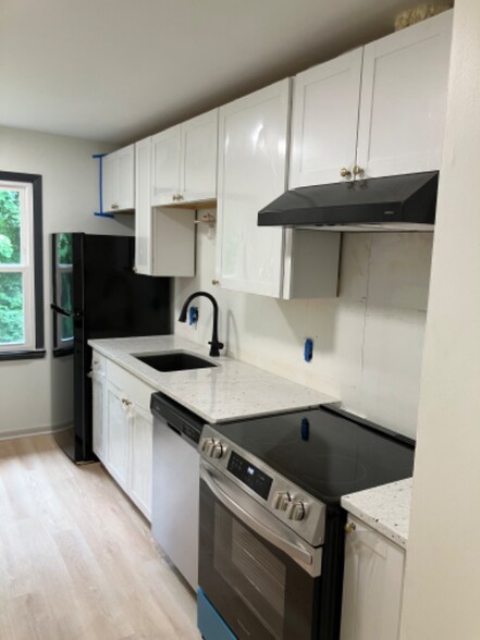 Building Photo - 520 Trenton Ct