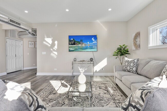 Building Photo - 1111 Bonnie Brae Pl