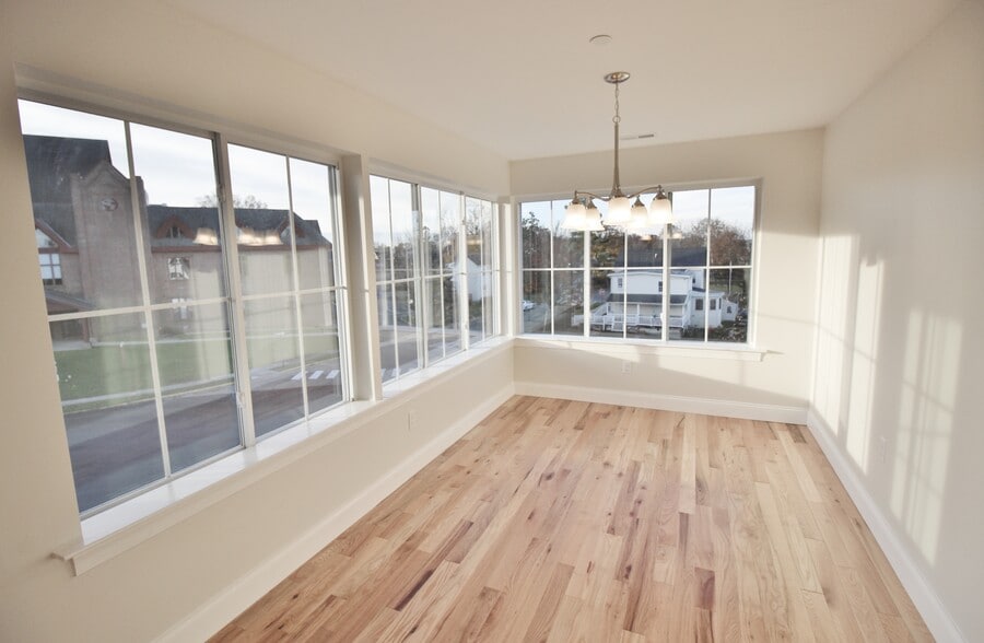 Building Photo - 37 Pine St