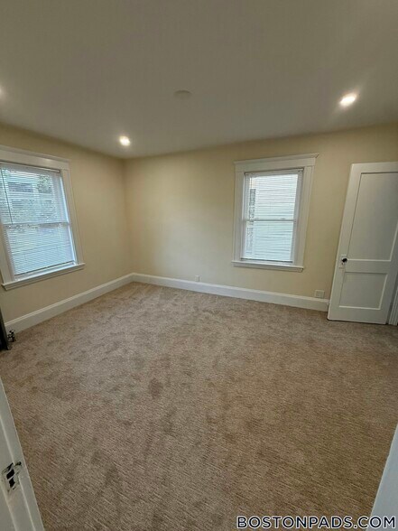 Building Photo - 101 Kilsyth Rd