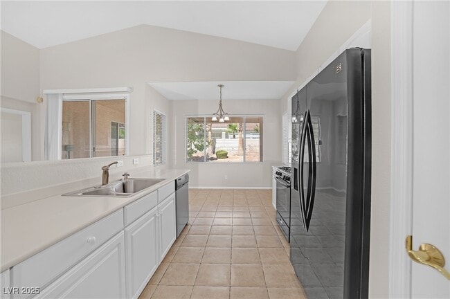 Building Photo - 2042 Hobbyhorse Ave