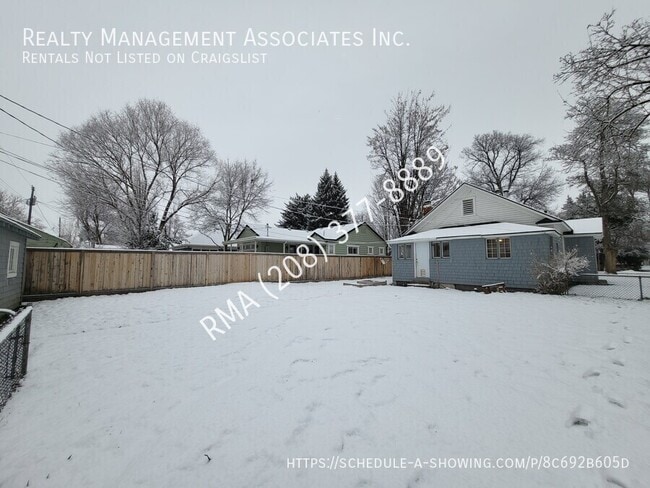 Building Photo - 1502 Heron St