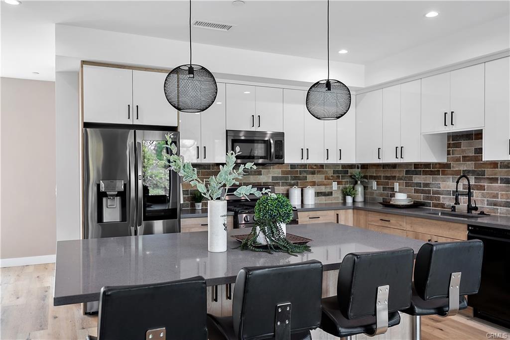 Building Photo - 11860 W Flower Ln