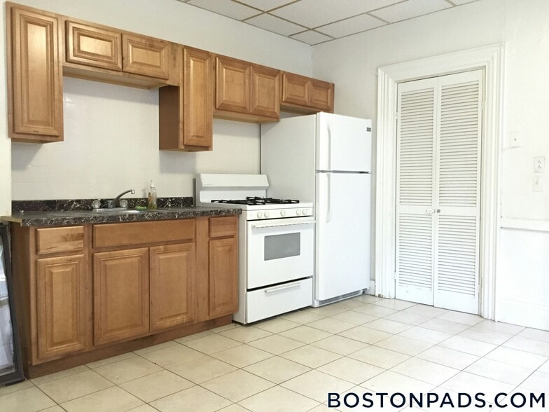 Building Photo - 179.5 Harvard St