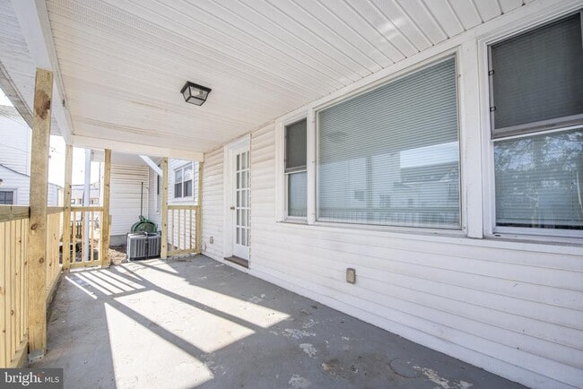 Building Photo - 131 Bridgeboro St