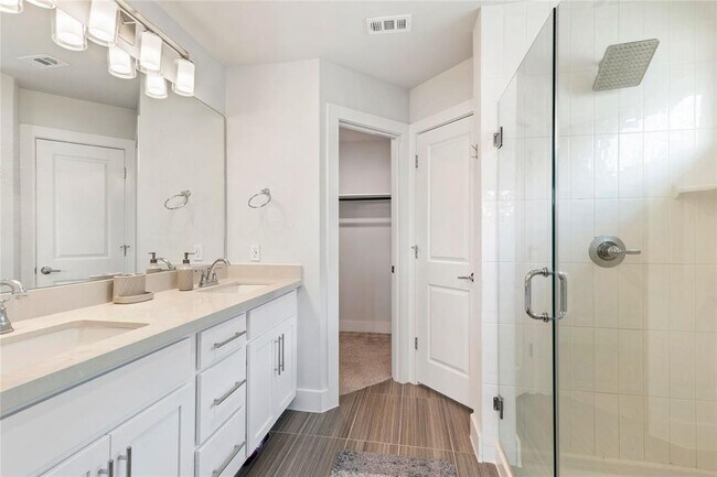 Building Photo - 8609 Cottage Rose Dr