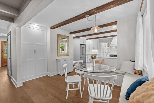 Building Photo - 5704 Woodside Ave