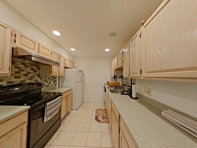 Building Photo - 85 E Squantum St