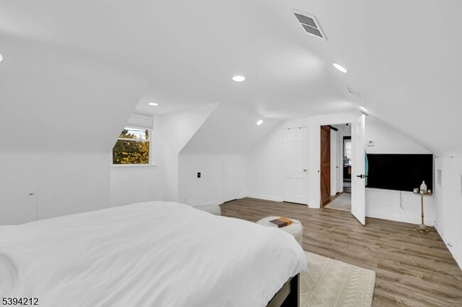 Building Photo - 328 Minute Arms Rd