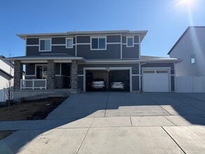 Building Photo - 2506 N Geranium Dr