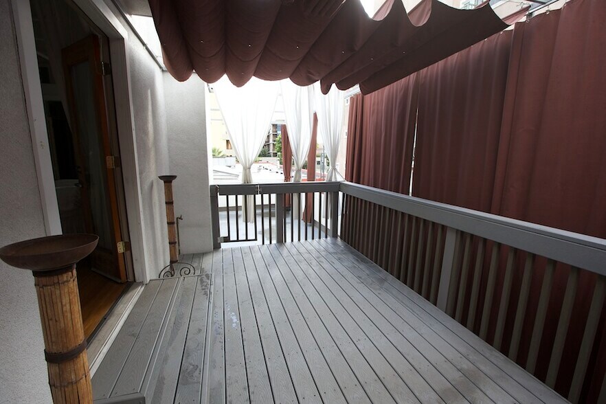 Back Deck - 829 Pine Ave