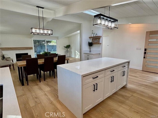 Building Photo - 821 N Mountain View Pl