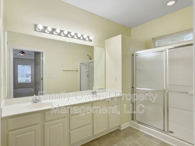 Building Photo - 8627 Grassy Oak Trail