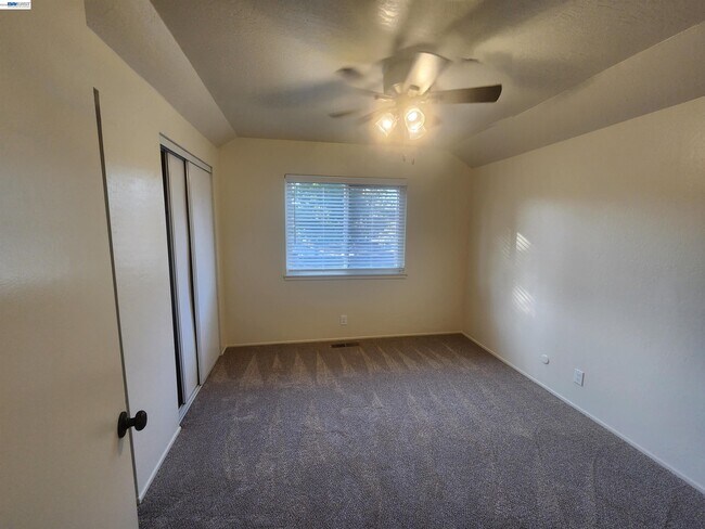 Building Photo - 1829 Rosetree Ct