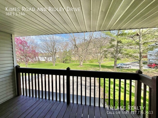 Building Photo - *** Available mid-June! *** Large, remodel...