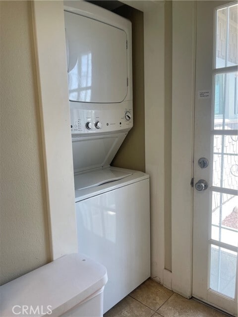 Building Photo - 596 E Arrow Hwy