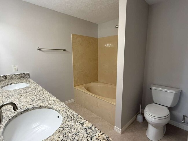 Building Photo - 806 Regatta Cir
