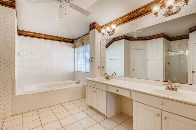 Building Photo - 9908 Mateo Cove