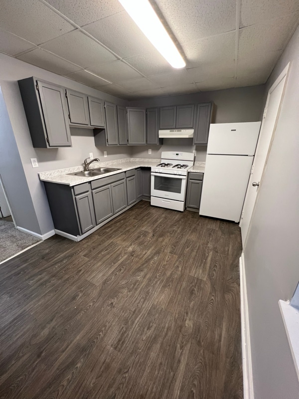 Building Photo - 8 Van Buren St