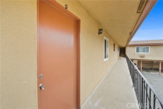 Building Photo - 837 S Sierra Vista Ave