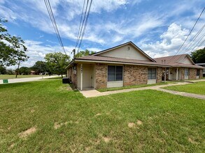Building Photo - 3447 Pewitt Dr