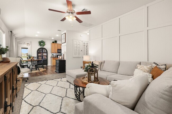 Building Photo - 2505 Bernadino Dr