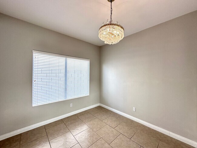 Building Photo - Buffalo Twain