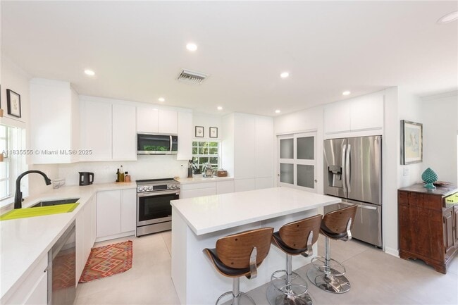 Building Photo - 6520 SW 76th St