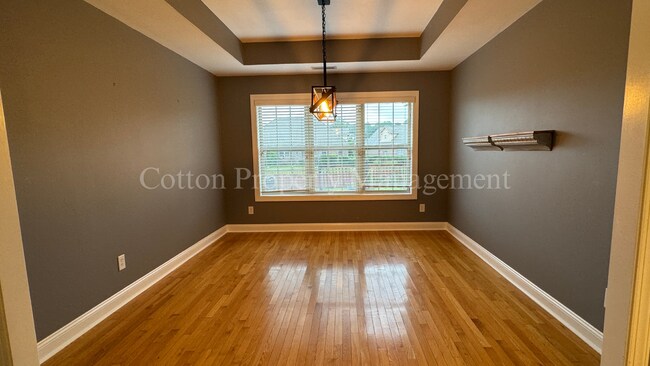 Building Photo - 4BR/3BA Well appointed home in the gated c...