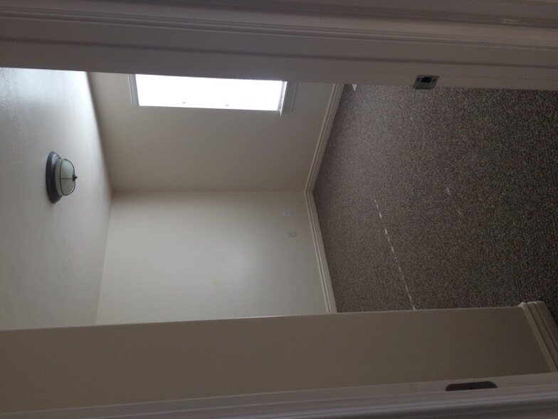 Building Photo - 1884 Shepard Ln