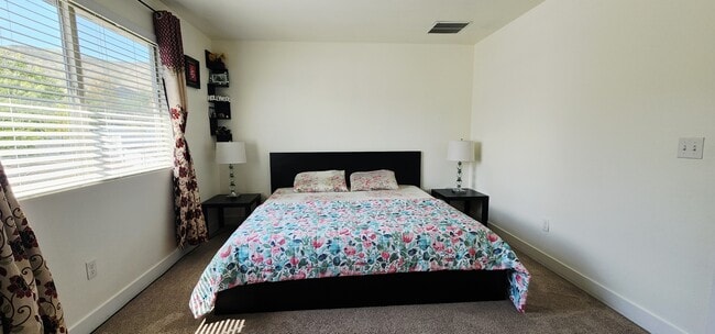 Building Photo - 5213 W Fortrose Dr