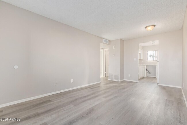 Building Photo - 7144 N 66th Dr