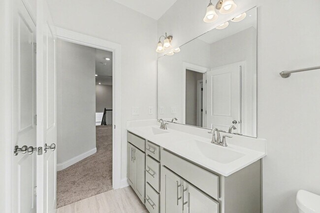 Building Photo - Modern 4BR Home in Raleigh | Great Location