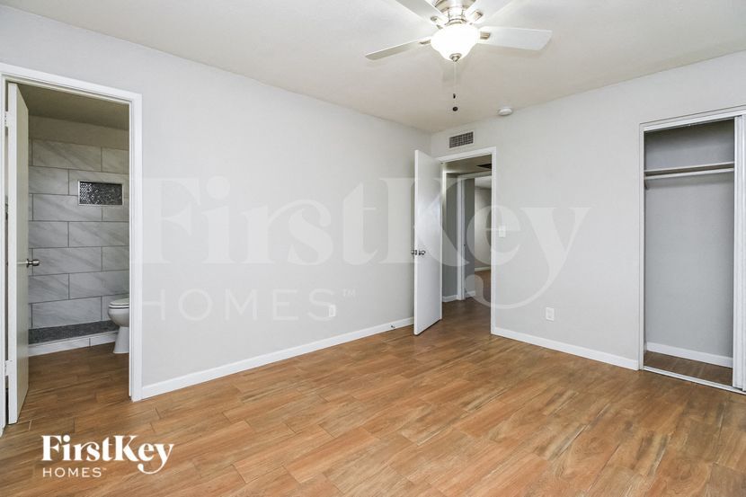 Building Photo - 15035 N 28th Ave