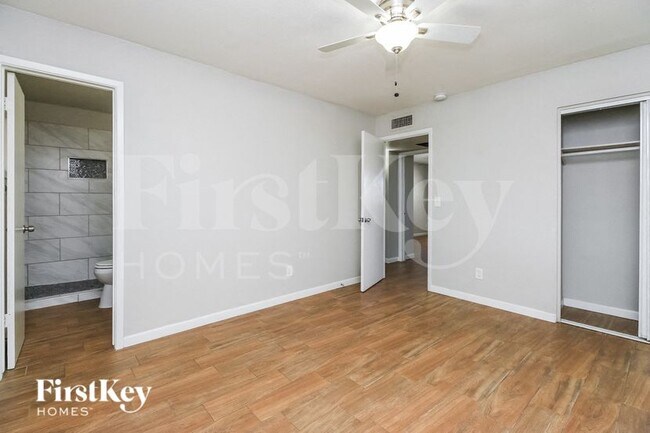 Building Photo - 15035 N 28th Ave