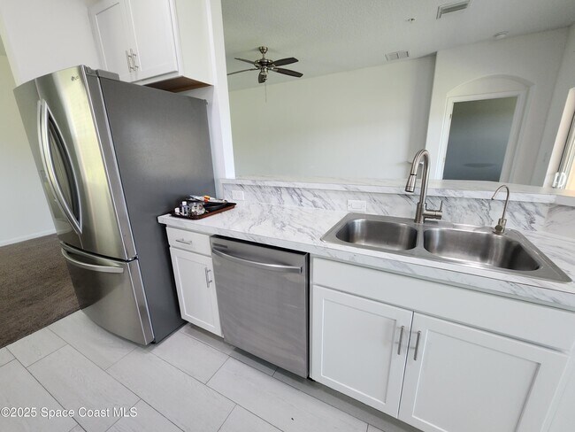 Building Photo - 3951 Playa Del Sol Dr