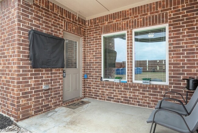 Building Photo - 14209 Freeboard Dr